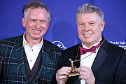 Laudator Christian Springer, Oberbrüermeister Dieter Reiter mit dem Karl Valentin Orden 2017 (©Foto. Martin Schmitz)